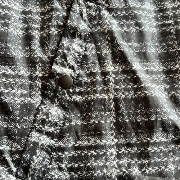 Solaris black/ black/gray reversible vest.  Size XL - Picture 5 of 7